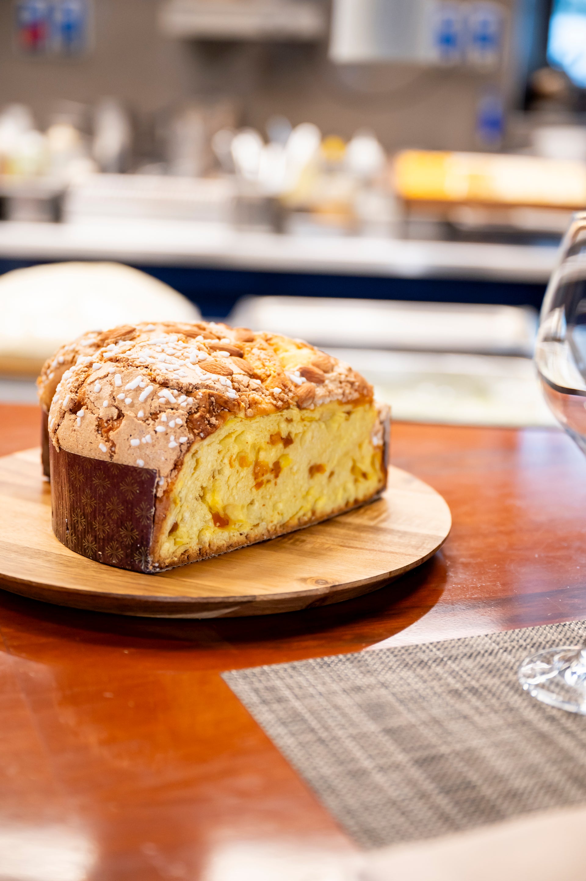 Colomba alle albicocche arrosto